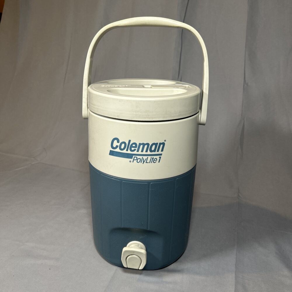 VINTAGE Coleman Polylite Blue 1 Gal Water Cooler/Dispenser/ Beverage Jug 5591A